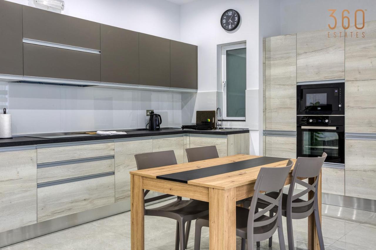 A Lovely 1Br Home With Balcony Just Off The Coast By 360 Estates Saint Julian's Bagian luar foto
