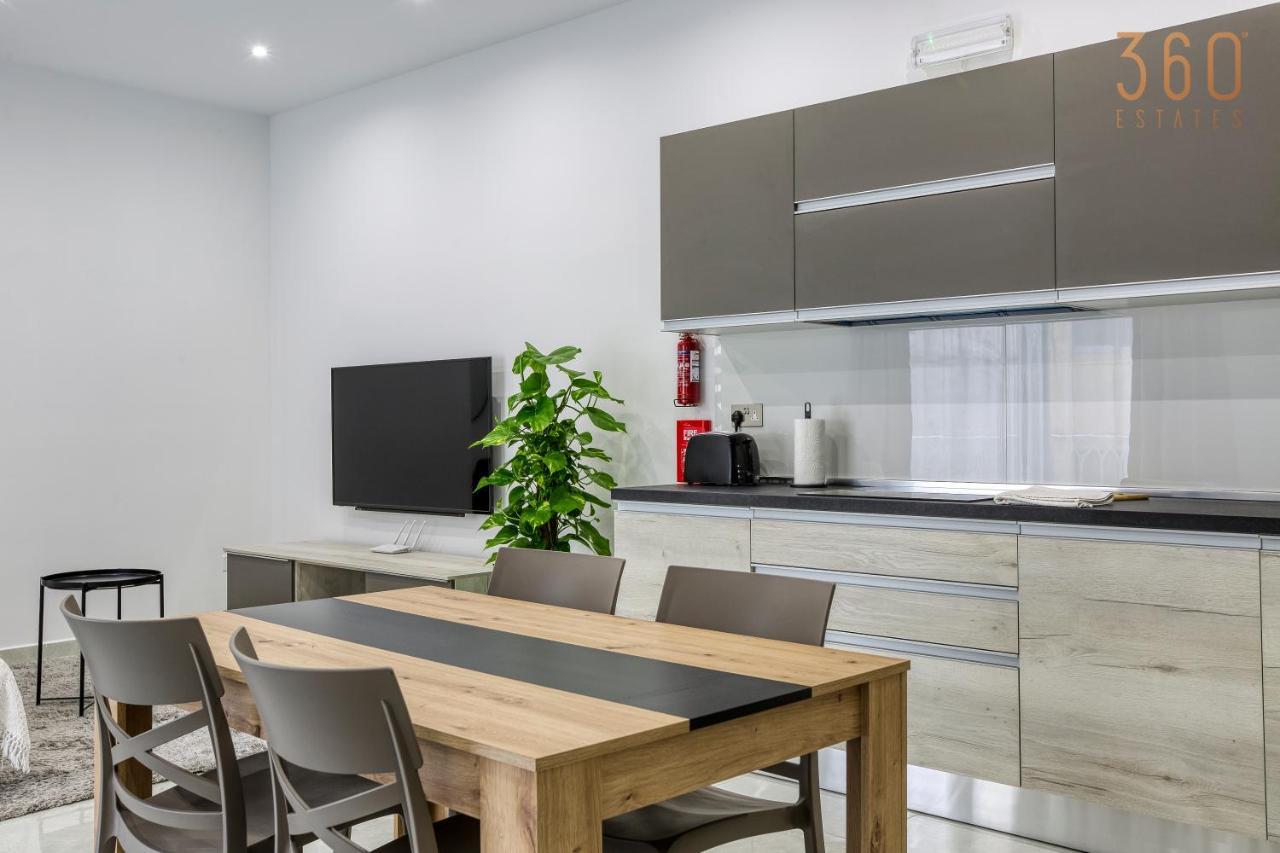 A Lovely 1Br Home With Balcony Just Off The Coast By 360 Estates Saint Julian's Bagian luar foto