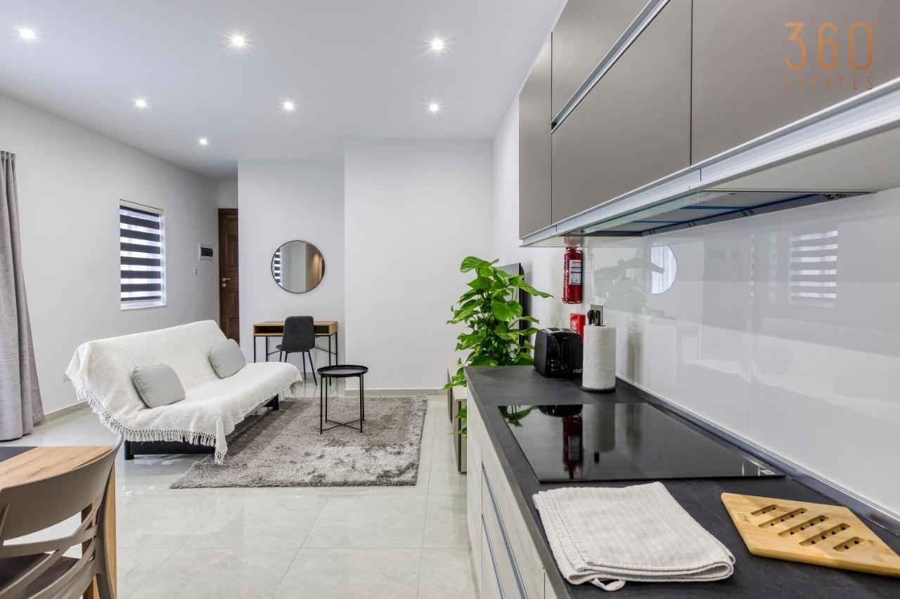A Lovely 1Br Home With Balcony Just Off The Coast By 360 Estates Saint Julian's Bagian luar foto