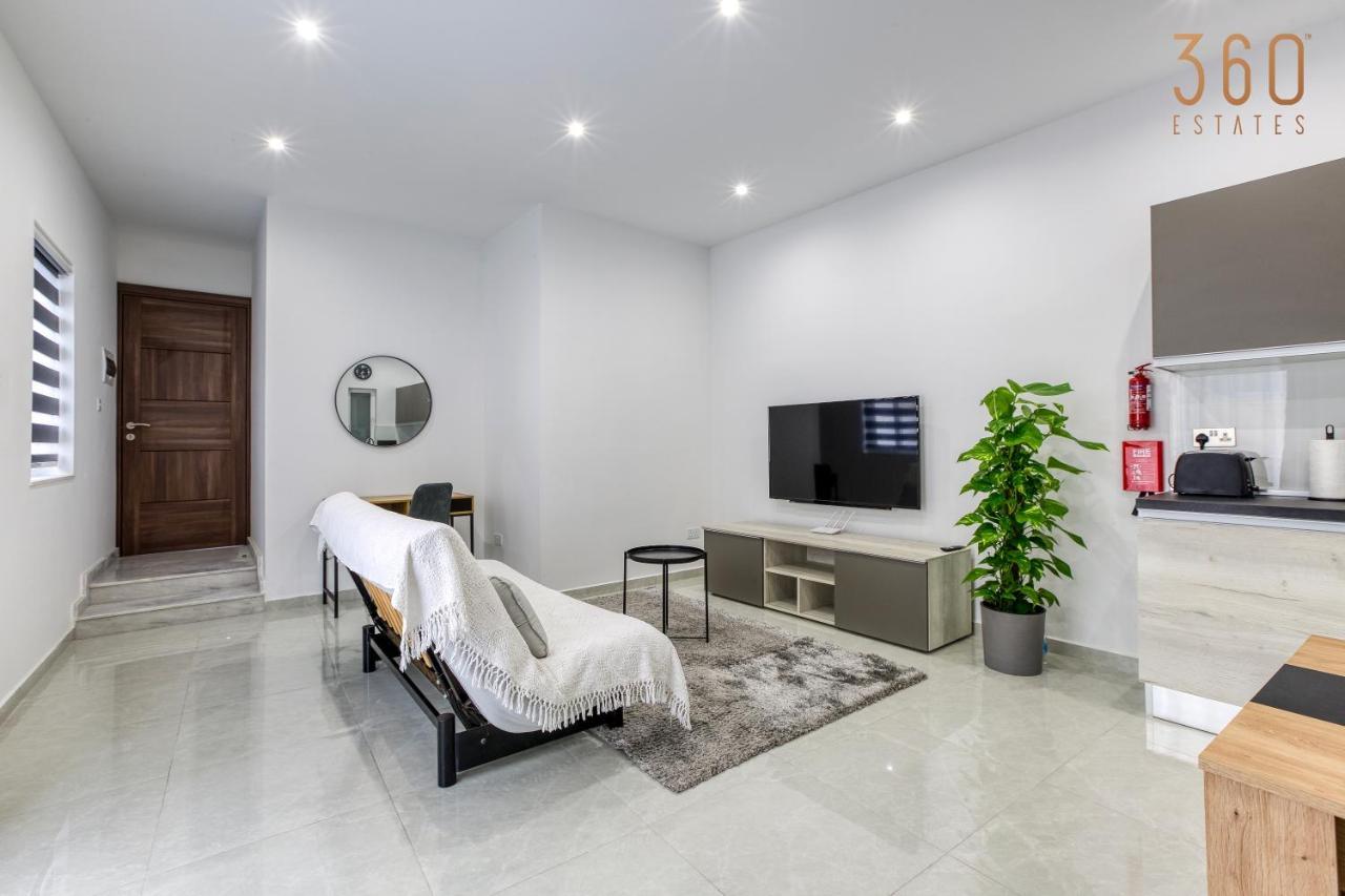 A Lovely 1Br Home With Balcony Just Off The Coast By 360 Estates Saint Julian's Bagian luar foto