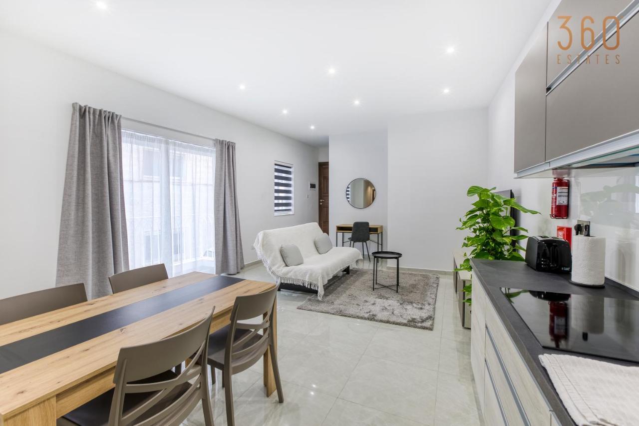 A Lovely 1Br Home With Balcony Just Off The Coast By 360 Estates Saint Julian's Bagian luar foto